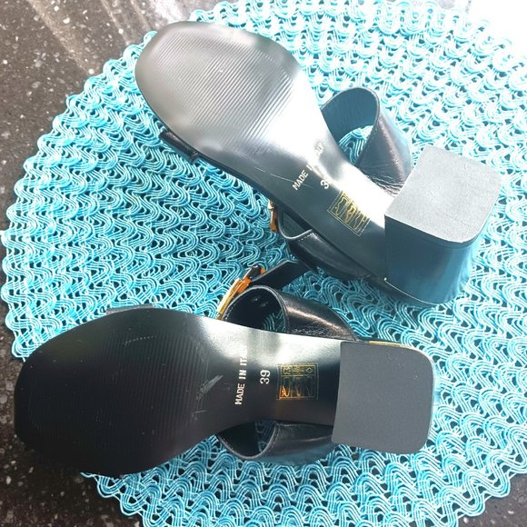 NEW - NEVER WORN! Brown's Shoes - Summer Heels - Picture 4 of 10